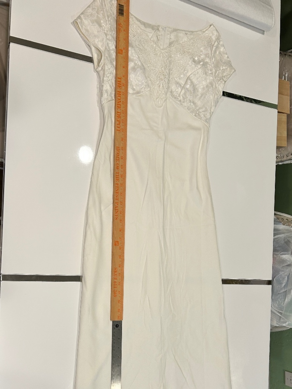 Jessica McClintock White Gown – Timeless Elegance - Picture 10 of 11